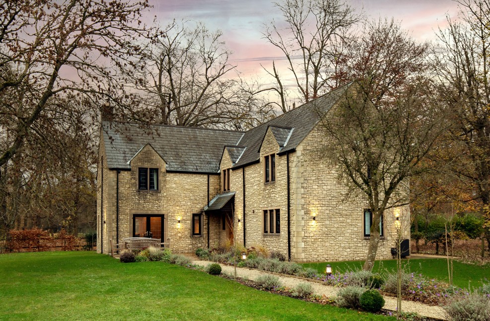 Grand Cottage  bedrooms